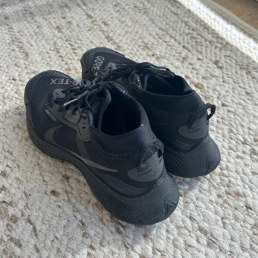 Nike Pegasus Black Trail 3 GORE-TEX Women's Waterproof Trail Running Shoes - Picture 2 of 5
